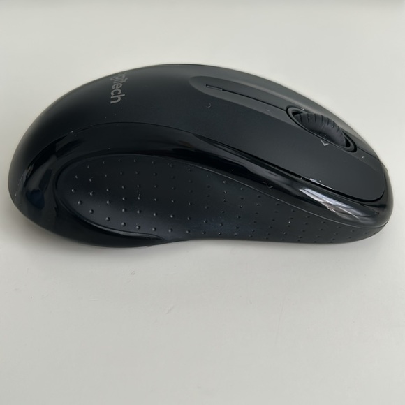 Logitech M510 Wireless Ergonomic Mouse + K400 Plus Wireless Keyboard Black - Picture 12 of 16